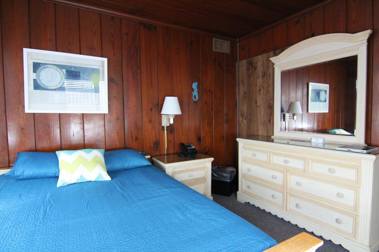 Holliday Inn Of ฟอลลีบีช ภายนอก รูปภาพ