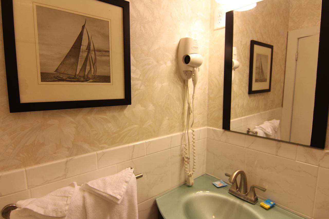 Holliday Inn Of ฟอลลีบีช ภายนอก รูปภาพ