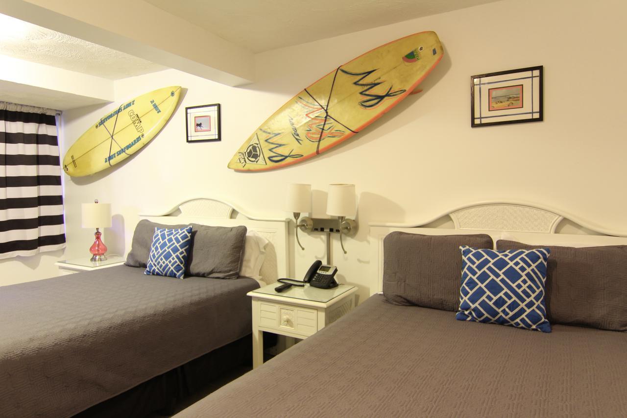 Holliday Inn Of ฟอลลีบีช ภายนอก รูปภาพ