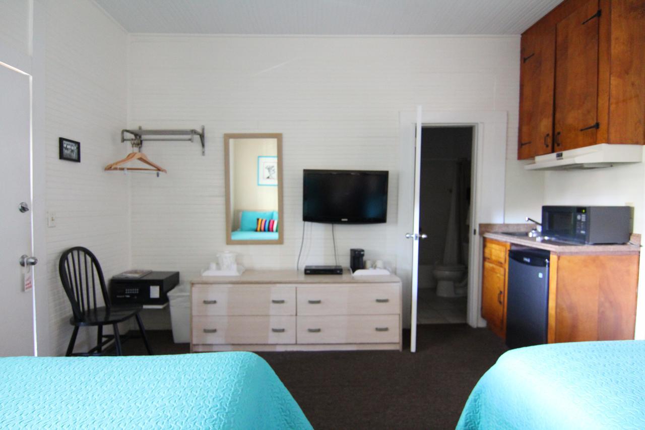 Holliday Inn Of ฟอลลีบีช ภายนอก รูปภาพ